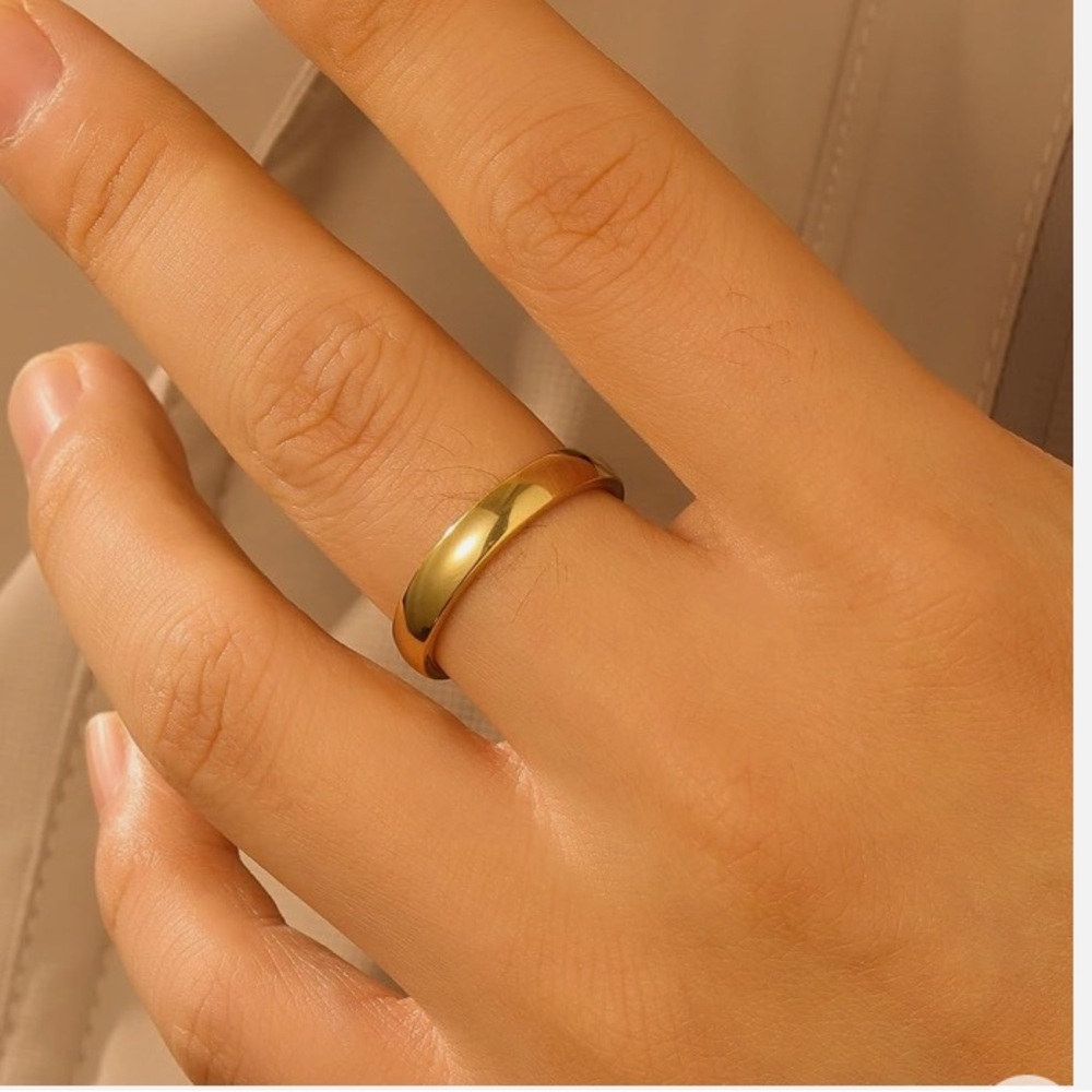 Elegant Gold Band Ring - stainless steel comfort band 4mm - NEW ❤️ His & Hers